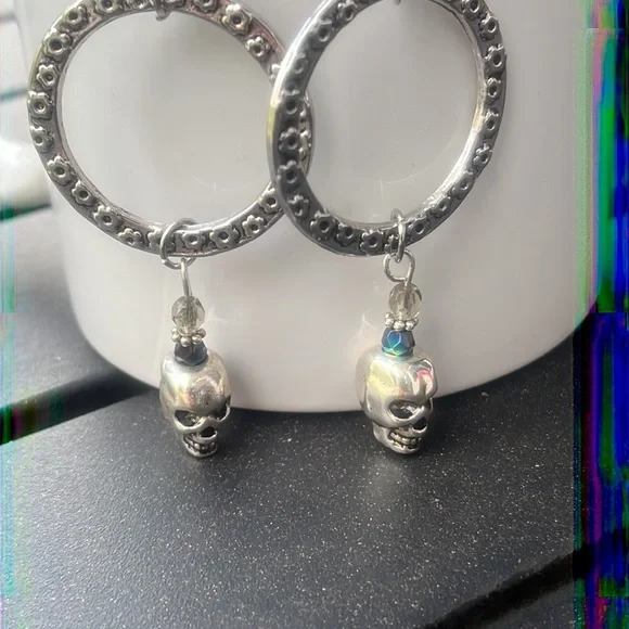 Hand crafted skull Czech glass hoop earrings - Picture 2 of 6